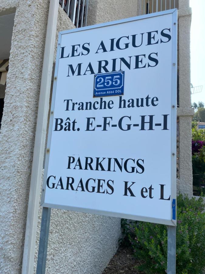 Little Garden Apartment Saint-Cyr-sur-Mer Bagian luar foto